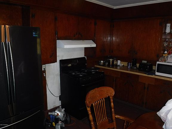 5th image of 711 E Branche St