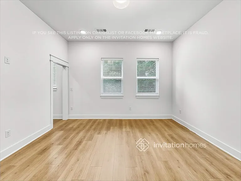 428 38th Ave N #6 — Photo 9