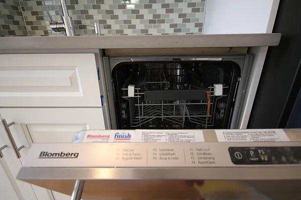 Rented by Metropads | media 12