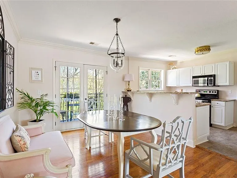 115 Peachtree Memorial Dr NW #C3 — Photo 3