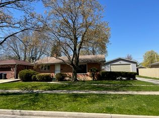 2020 Chestnut St, Waukegan, IL 60087