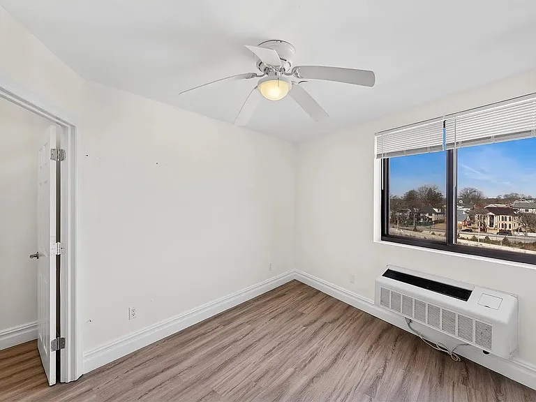 135-46 Grand Central Pkwy #4A — Photo 12