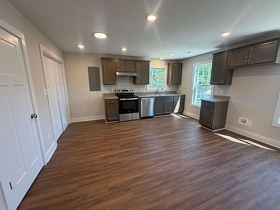 4th image of 460 Highland Ave Unit B