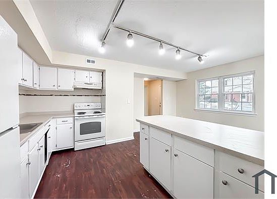 2nd image of 6439 Union Ct