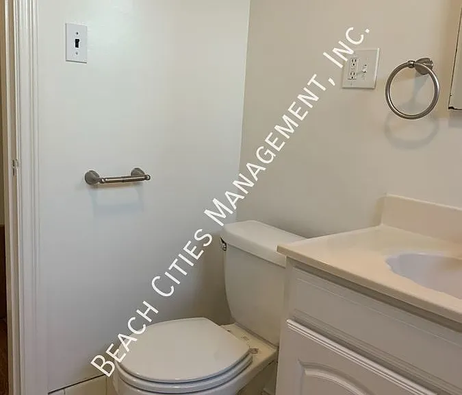 40 Glendora Ave — Photo 35