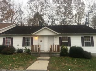 3689 Martin Dr APT 1, Ona, WV 25545