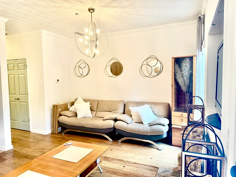 138 Creekwood Dr — Photo 4