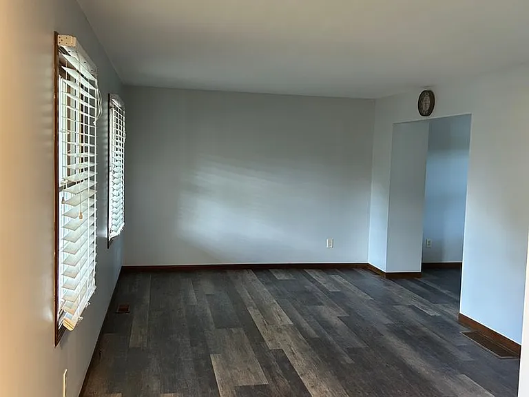 8659 Groveside Dr — Photo 12