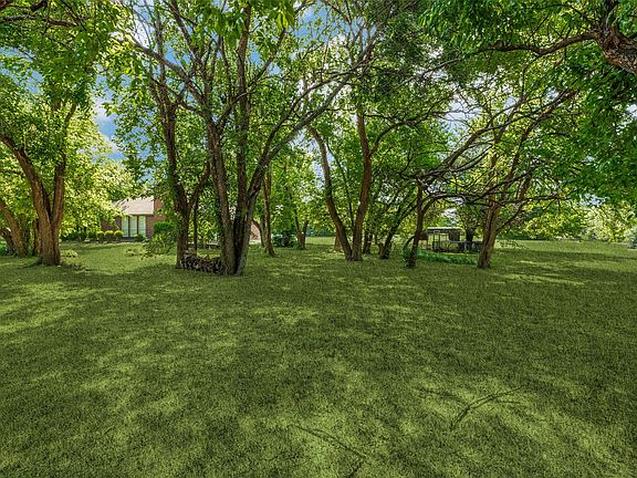 4th image of 305 Cedar Hill Cir