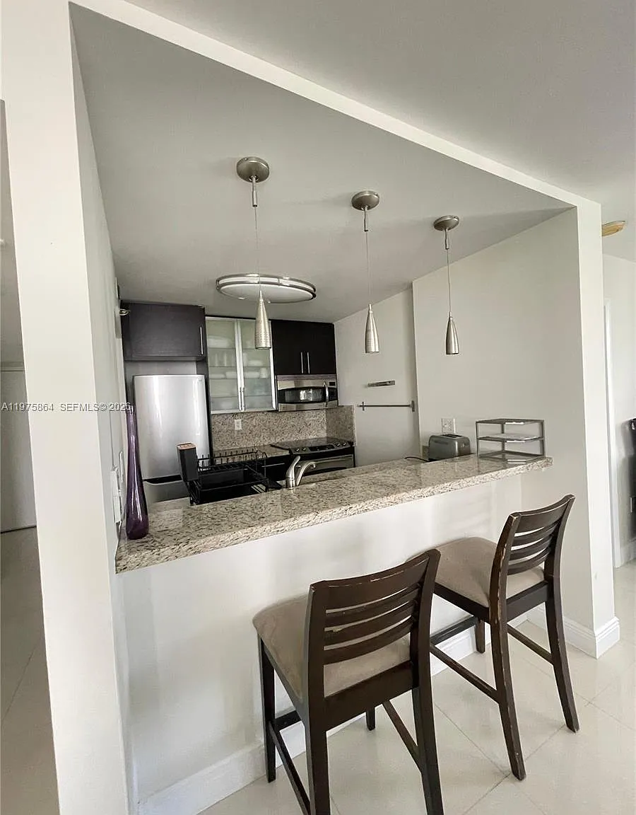 Madison Downtown Condo — Photo 1