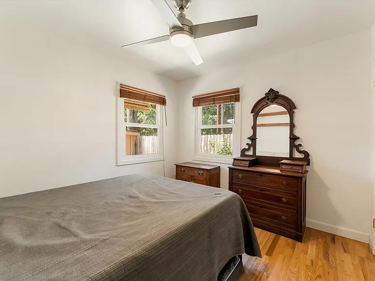 Gleaves Ave — Photo 15