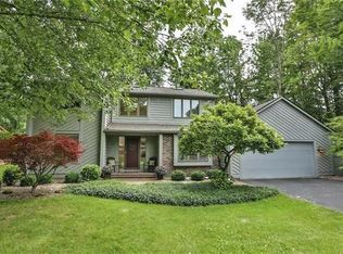 25 Green Pine Ln, Webster, NY