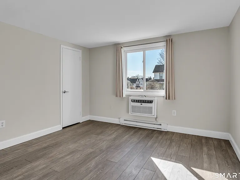 6 Russell St #6 — Photo 11