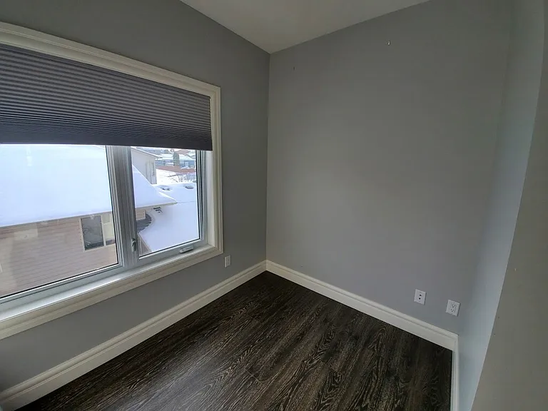 930 11th St #102 — Photo 11