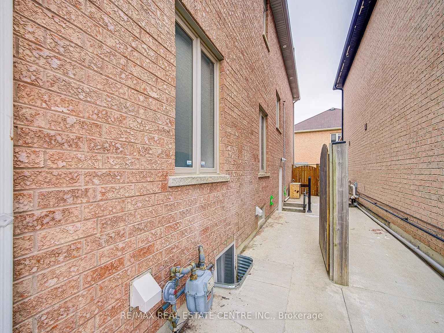 2 bed, $1,800 — Photo 4
