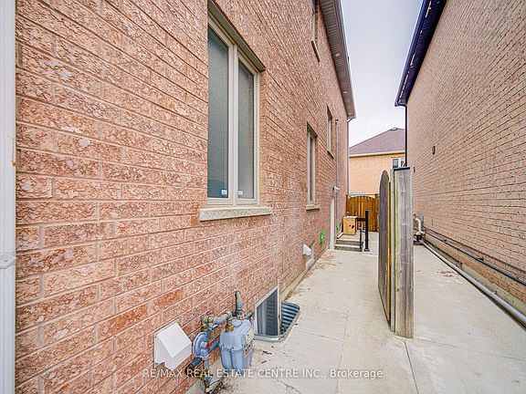 4th image of 23 Gamson Cres #Basement
