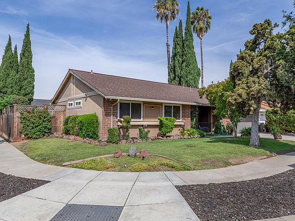 2nd image of 4841 Rue Orleans Ct