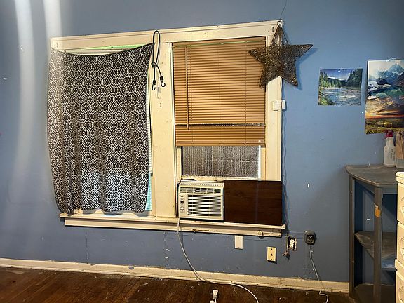 3rd image of 3116 W Ashby Pl #4