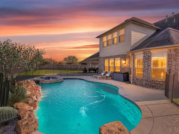 30200 Green Meadows Ln, Brookshire, TX 77423