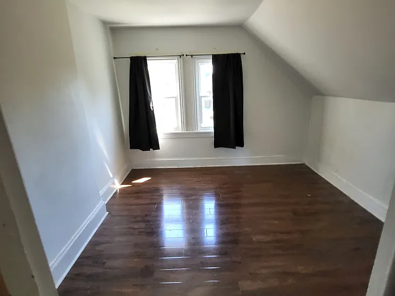 194 Beatrice St #2 — Photo 9