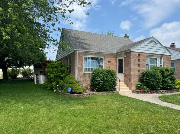 926 W Home Ave, Hobart, IN 46342