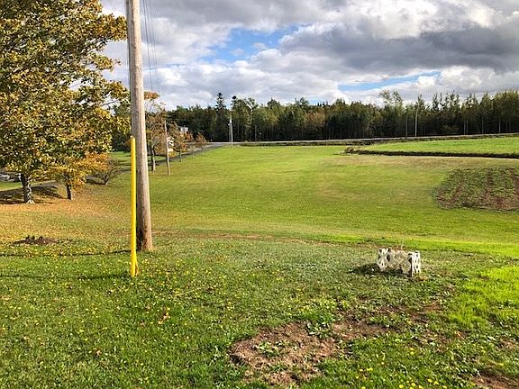 3rd image of 5541/5543 Highway 215