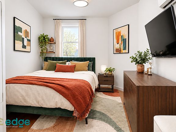 3rd image of 2370 Pacific St #2J