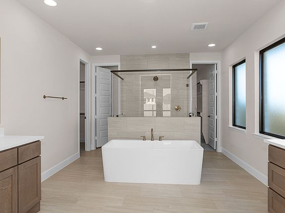 5th image of 7106 Quaker Meadows Dr