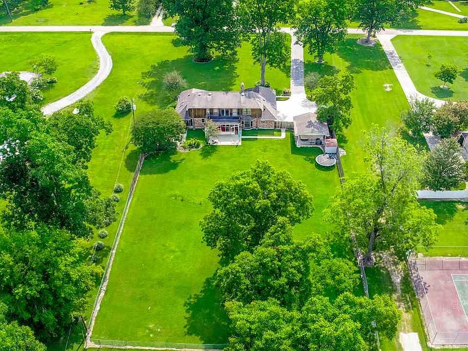 1st image of 23111 Sunnyside Ln