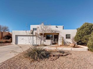 7504 Sagebrush Rd, Santa Fe, NM 87507