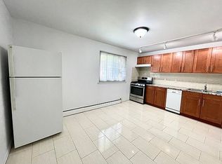 23-26 42nd St #1Z, Astoria, NY 11105