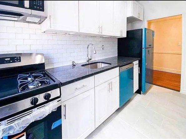 625 Caton Avenue image 1 of 15