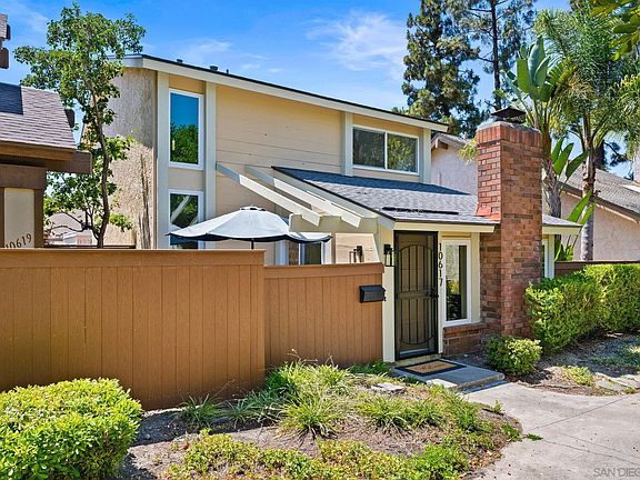 2nd image of 10617 Porto Ct