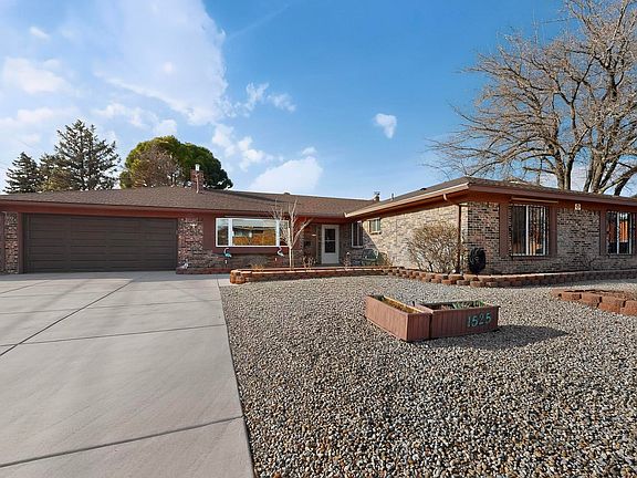 2nd image of 1525 Marron Cir NE