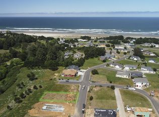 851 Seacrest Dr, Bandon, OR 97411
