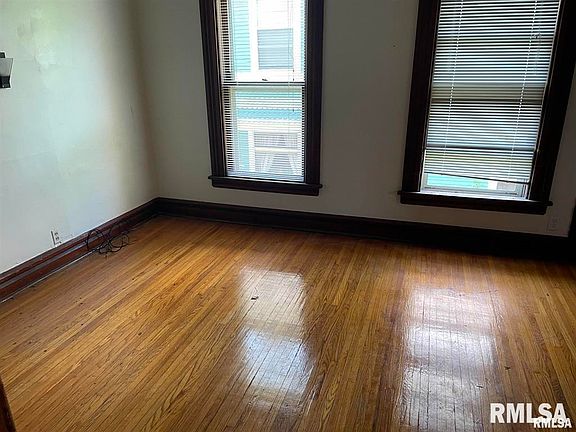 3rd image of 521 W 8th St