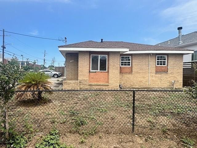 1st image of 1247 Foy St