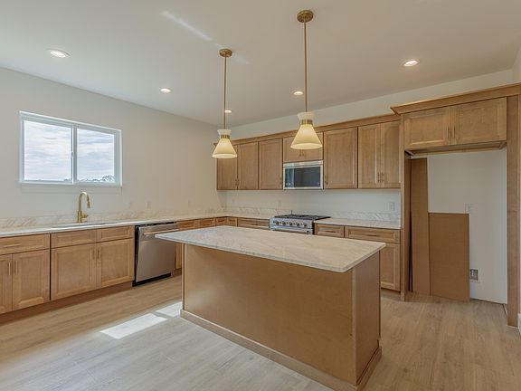 5th image of 4003 Rogers Rd