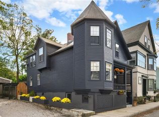 23 Mount Vernon St, Newport, RI 02840
