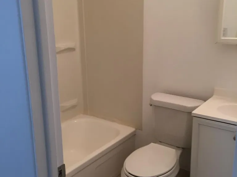 1303 Cove Ave #303 — Photo 8