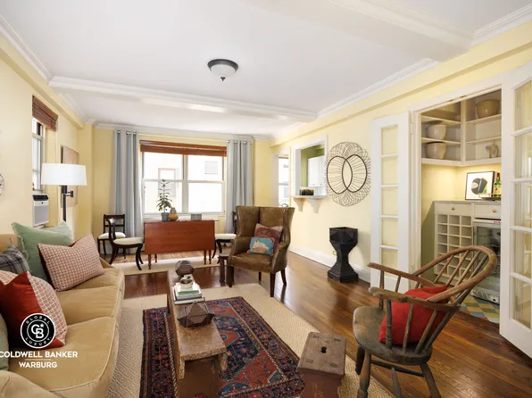 424 East 52nd Street image 1 of 8