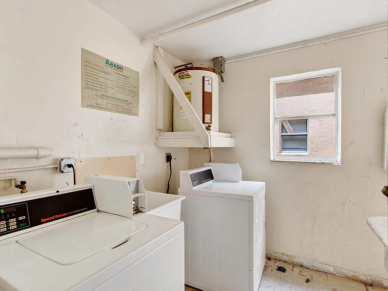 450 SW 2nd Ave #205 — Photo 39