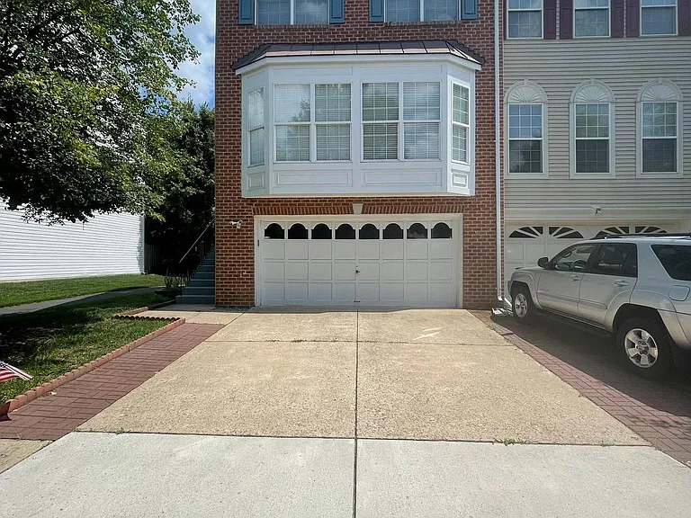 6633 Creek Point Way — Photo 1