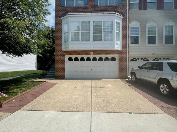6633 Creek Point Way, Alexandria, VA 22315