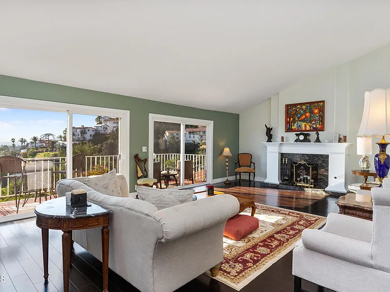 1234 E Tujunga Ave — Photo 20