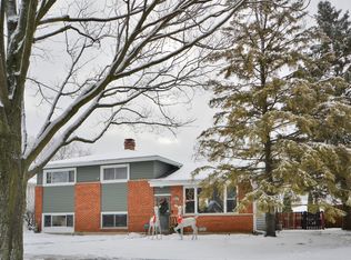 1911 E Camp McDonald Rd, Mount Prospect, IL 60056