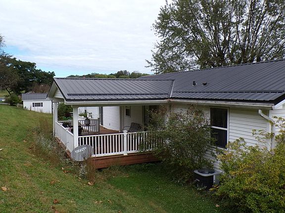 5th image of 1951 Hyndman Rd