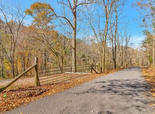 608 Leath Chapel Rd, Bethpage, TN 37022