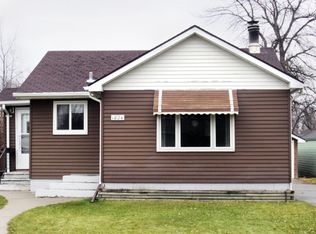 1824 8th Ave N, Grand Forks, ND 58203