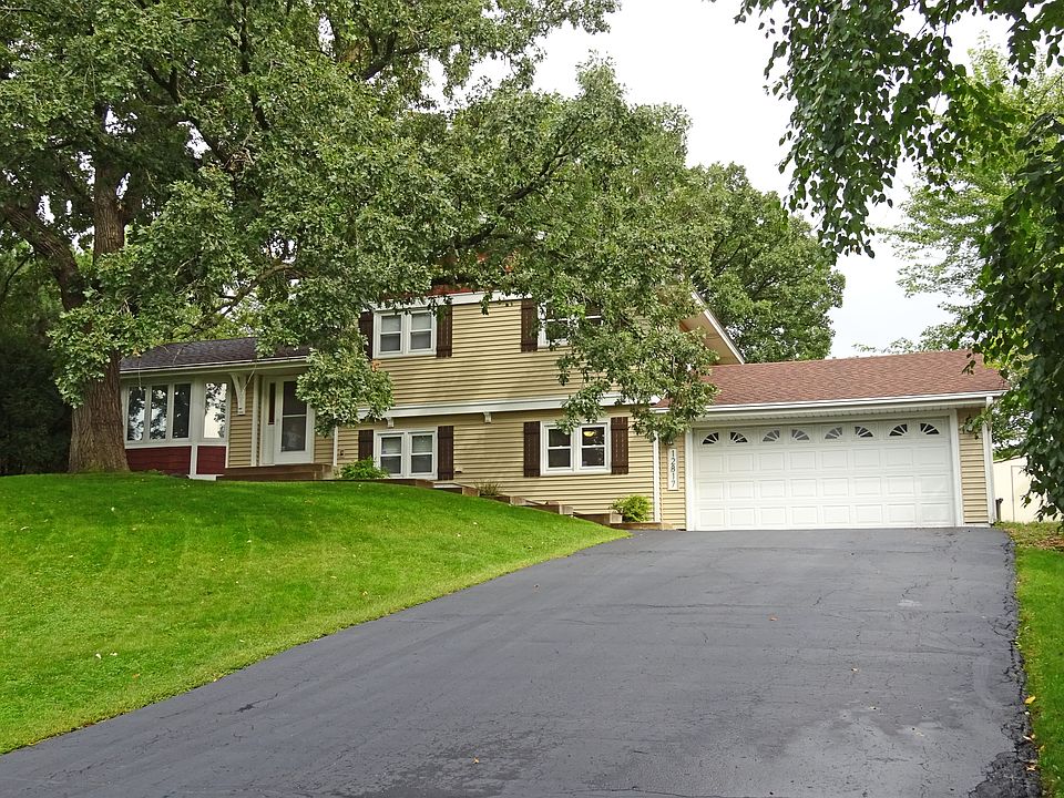 1st image of 12817 Country View Ln